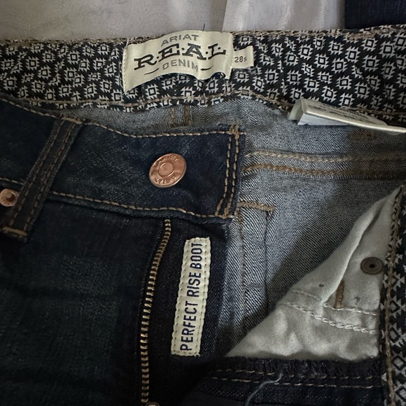 Women’s Ariat Jeans - Picture 4 of 5